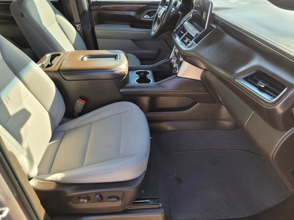 Used 2022 GMC Yukon XL SLE w/ Gmc Pro Safety Plus Package image 10