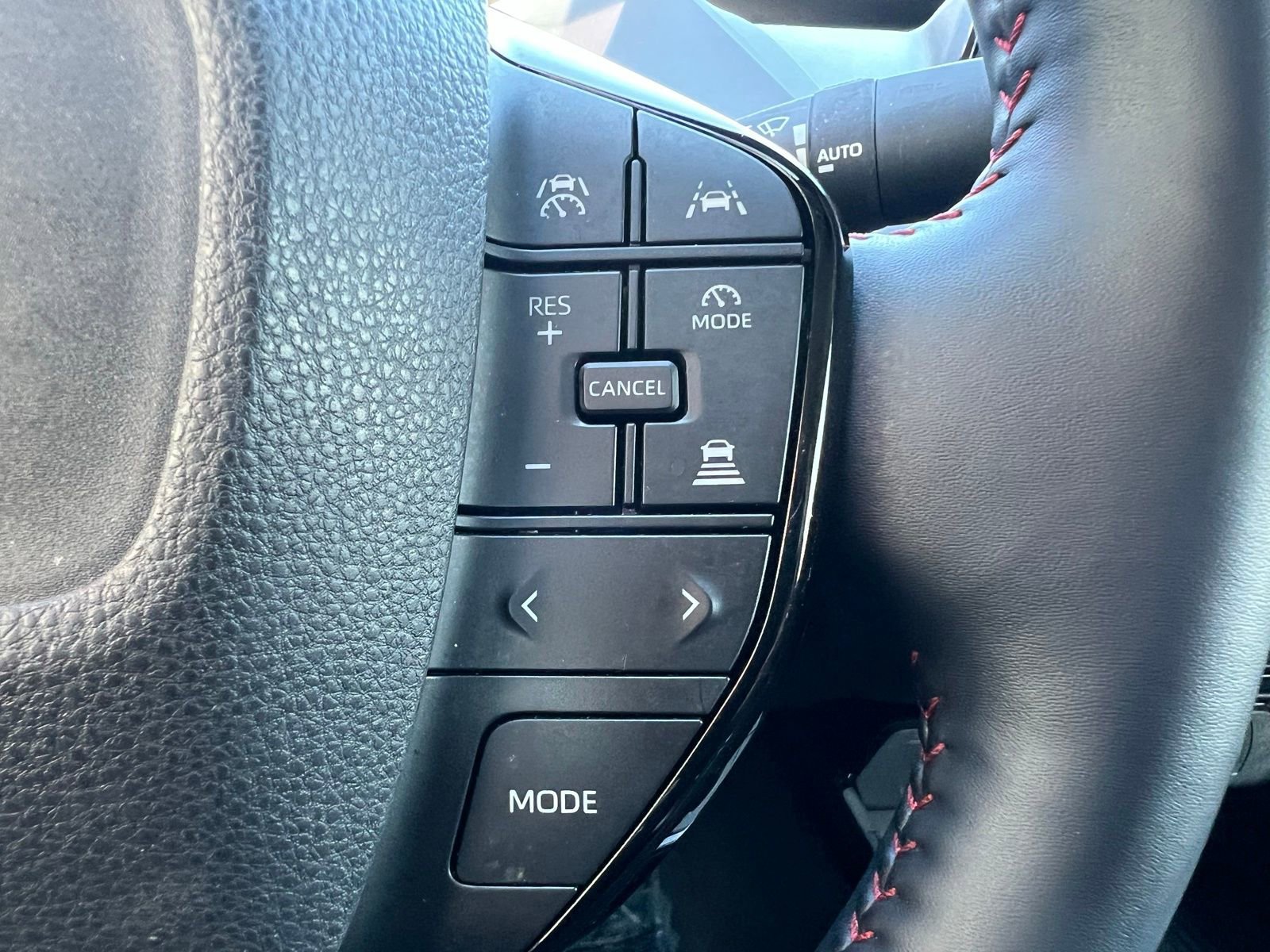 Used 2024 Toyota Prius Prime FWD image 29