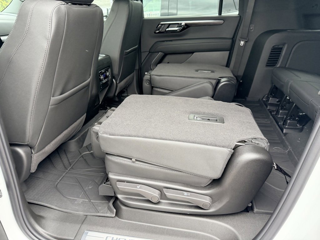 New 2026 Chevrolet Suburban Z71 w/ Comfort Package image 31