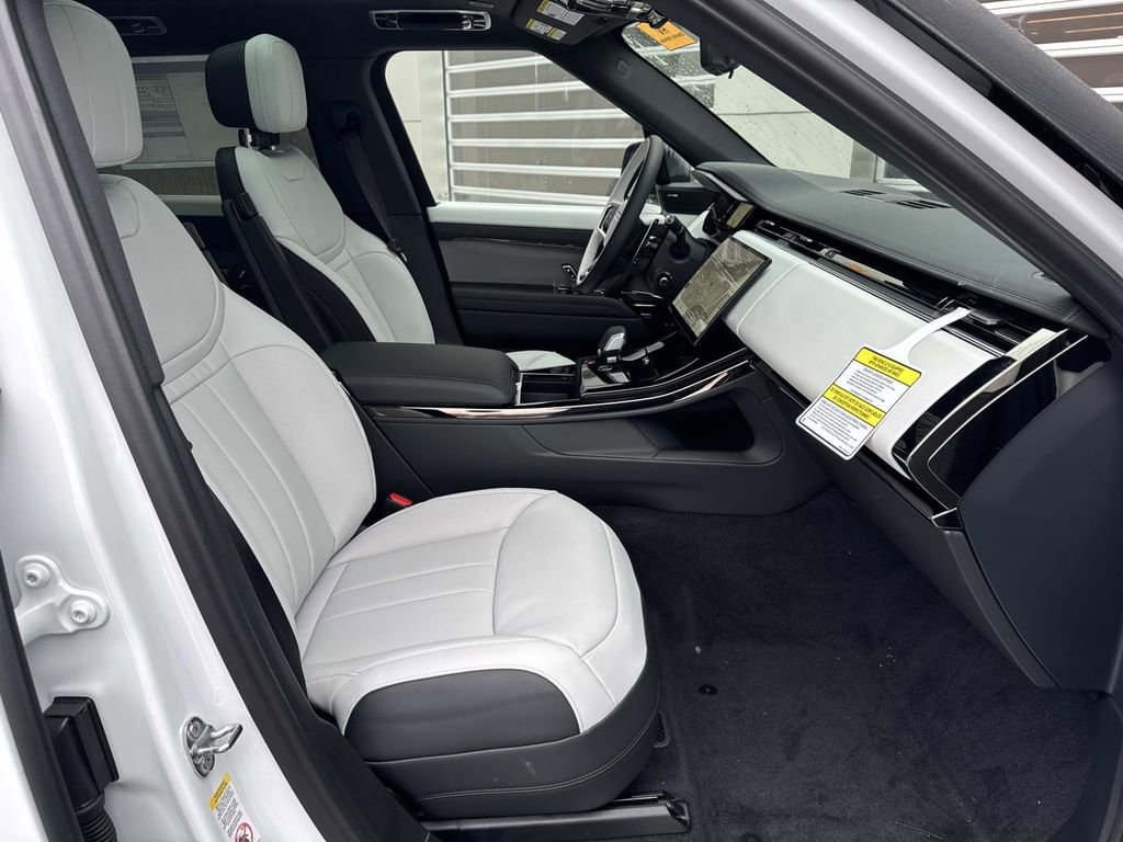 New 2026 Land Rover Range Rover Sport Dynamic SE image 9