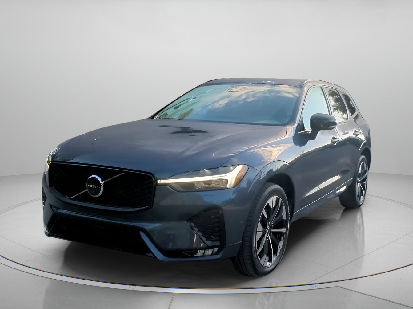 Used 2026 Volvo XC60 B5 Plus AWD/4WD image 11