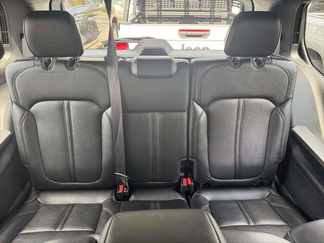 Certified 2024 Jeep Wagoneer Series II w/ Flexible Seating Group AWD/4WD image 15