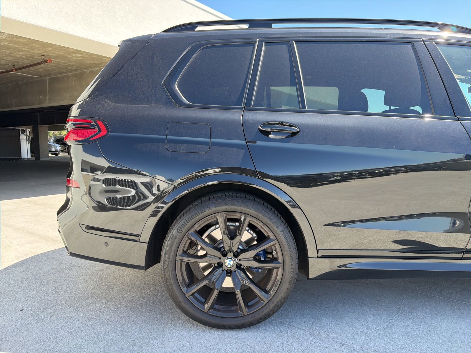 Certified 2024 BMW X7 xDrive40i w/ M Sport Package image 5