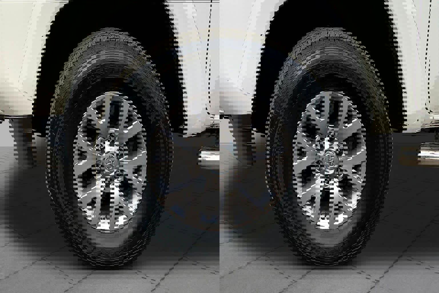 Used 2017 Toyota Tacoma SR5 w/ Tow Package image 11