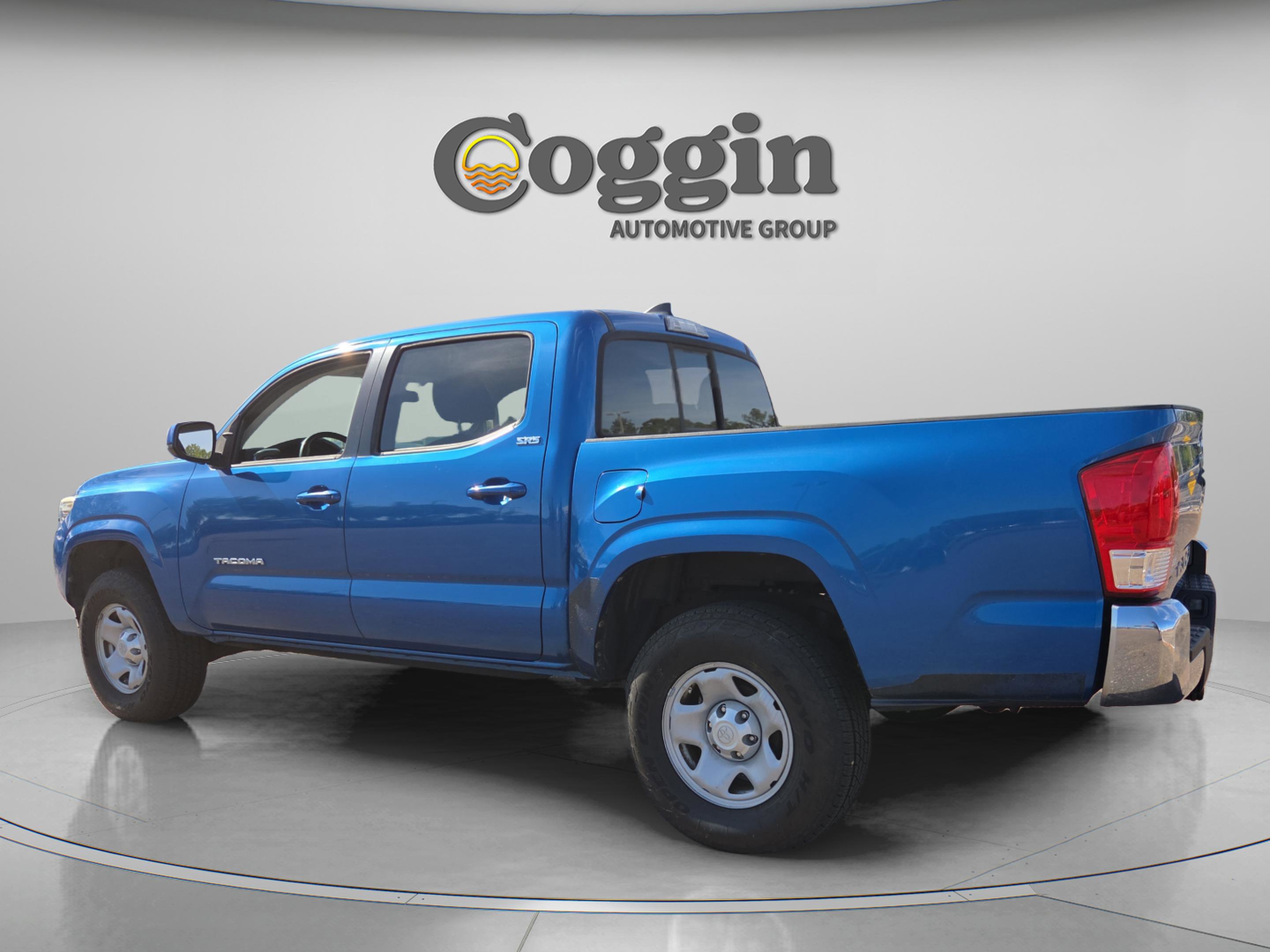 Used 2016 Toyota Tacoma SR5 w/ Towing Package image 3