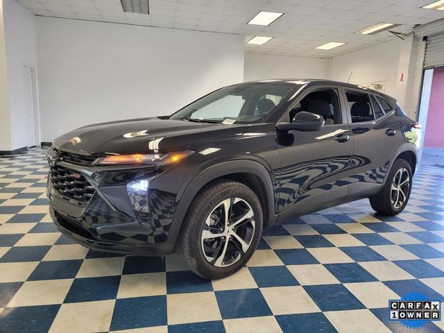 Used 2024 Chevrolet Trax RS w/ Sunroof Package image 3