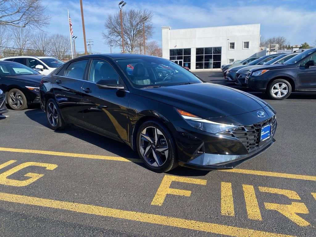Certified 2023 Hyundai Elantra Limited w/ Winter Weather Package