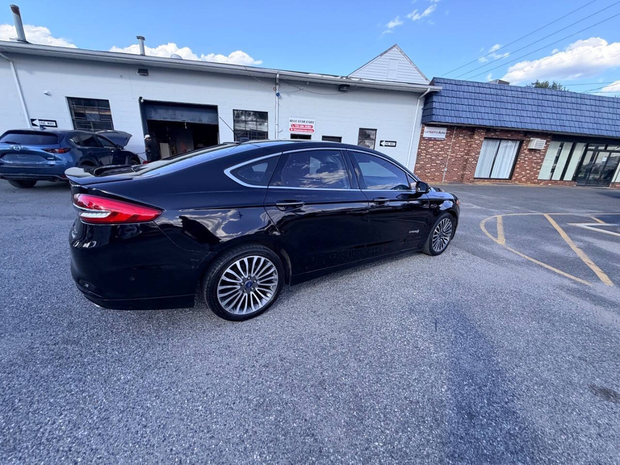 Used 2018 Ford Fusion Titanium FWD image 24