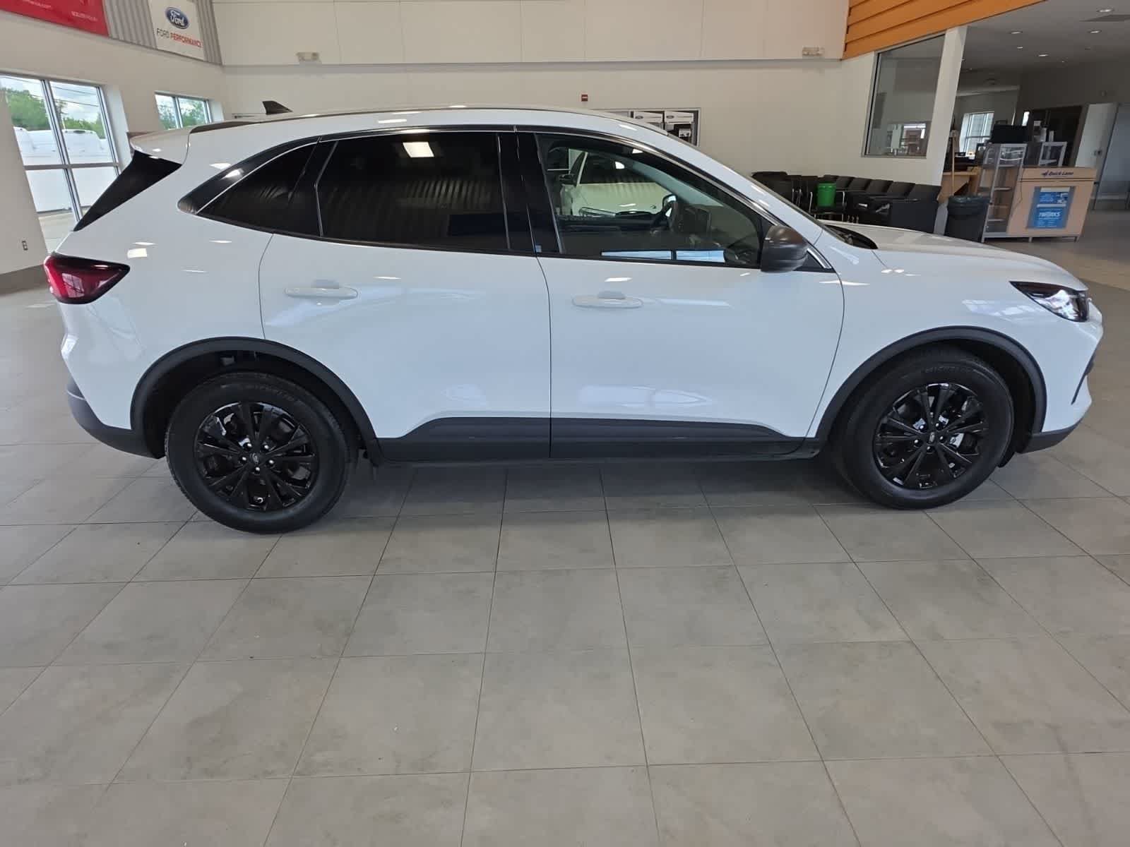 Used 2023 Ford Escape Active FWD image 6