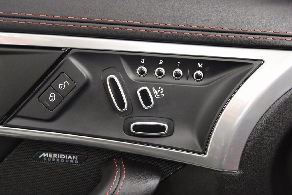 Used 2020 Jaguar F-TYPE R image 25