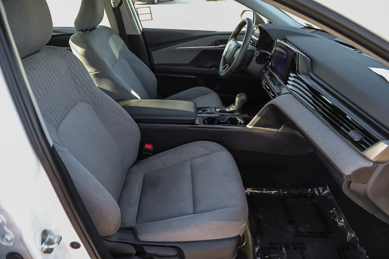 Used 2025 Toyota Camry LE w/ Convenience Package FWD image 16