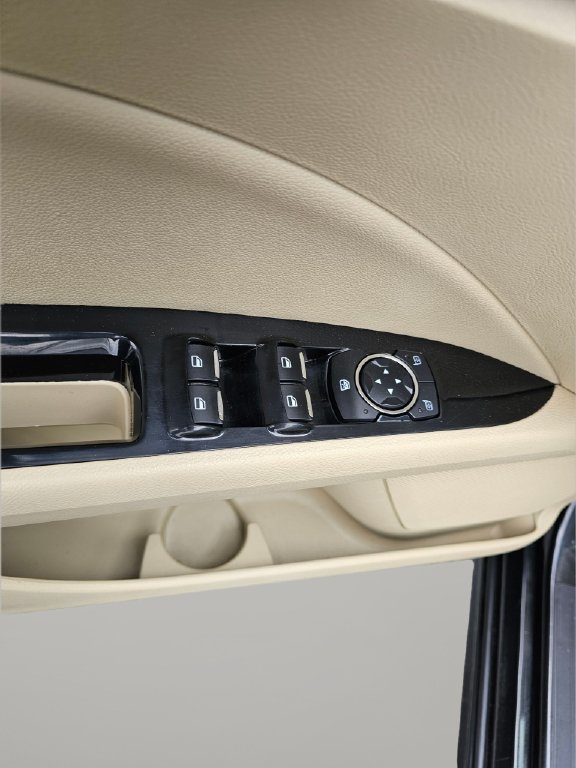 Used 2013 Ford Fusion SE FWD image 29