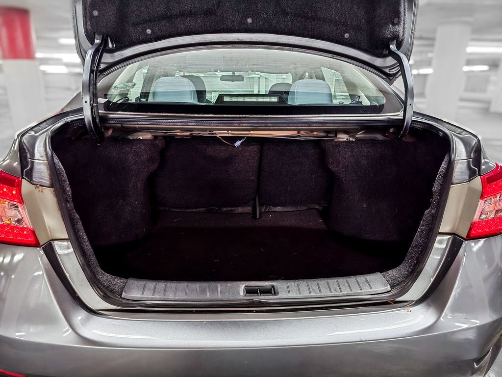 Used 2015 Nissan Sentra SV w/ Cold Weather Package FWD image 9