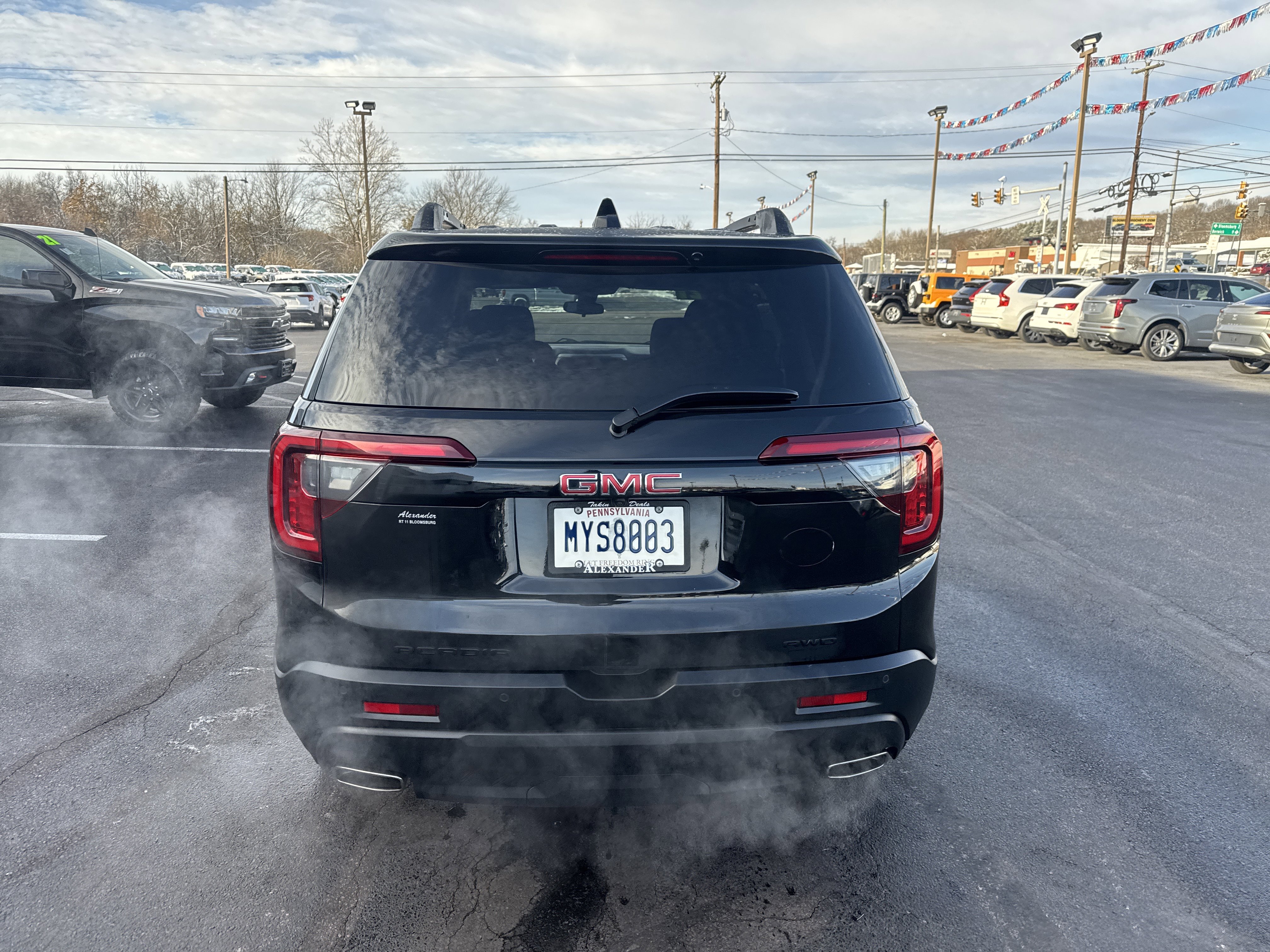 Used 2021 GMC Acadia SLE w/ Driver Convenience Package image 4