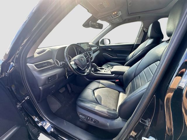 Used 2022 Toyota Highlander XLE image 21