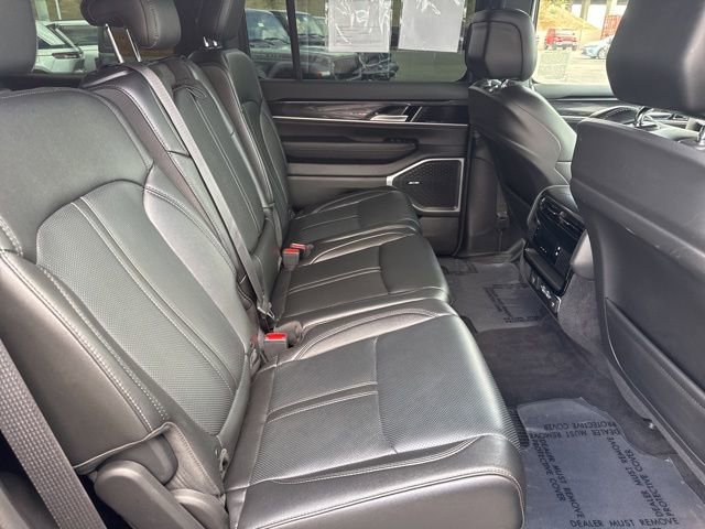 Certified 2024 Jeep Wagoneer 4WD w/ HD Trailer Tow Package image 34