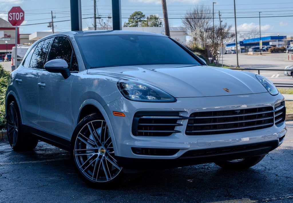 Used 2022 Porsche Cayenne Platinum Edition image 3
