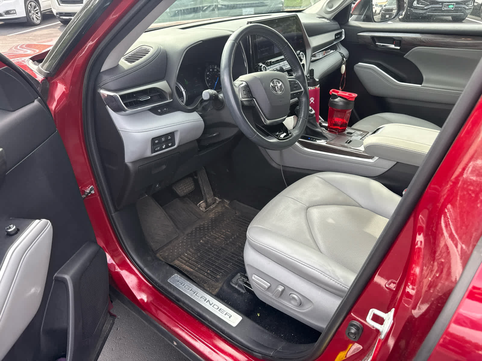 Used 2021 Toyota Highlander Limited AWD/4WD image 14