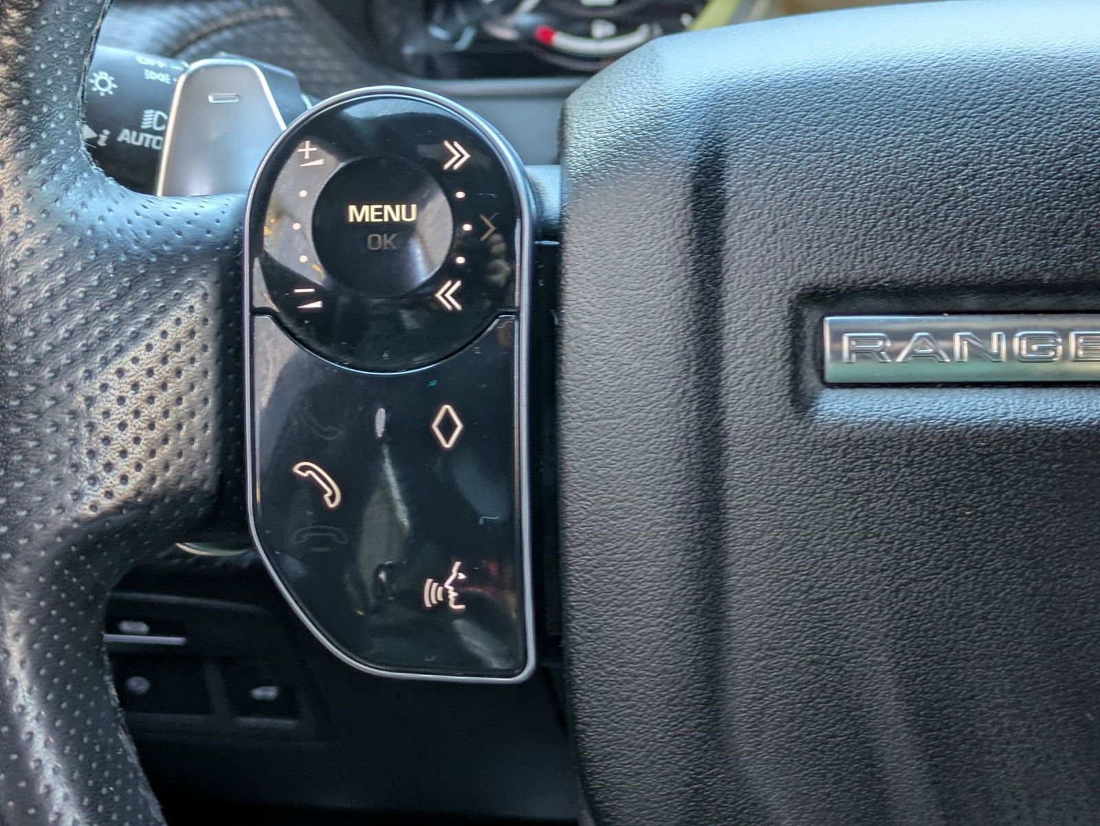 Used 2020 Land Rover Range Rover Velar R-Dynamic S image 10