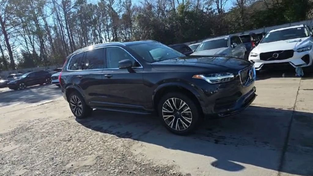 Used 2022 Volvo XC90 T5 Momentum w/ Advanced Package image 2