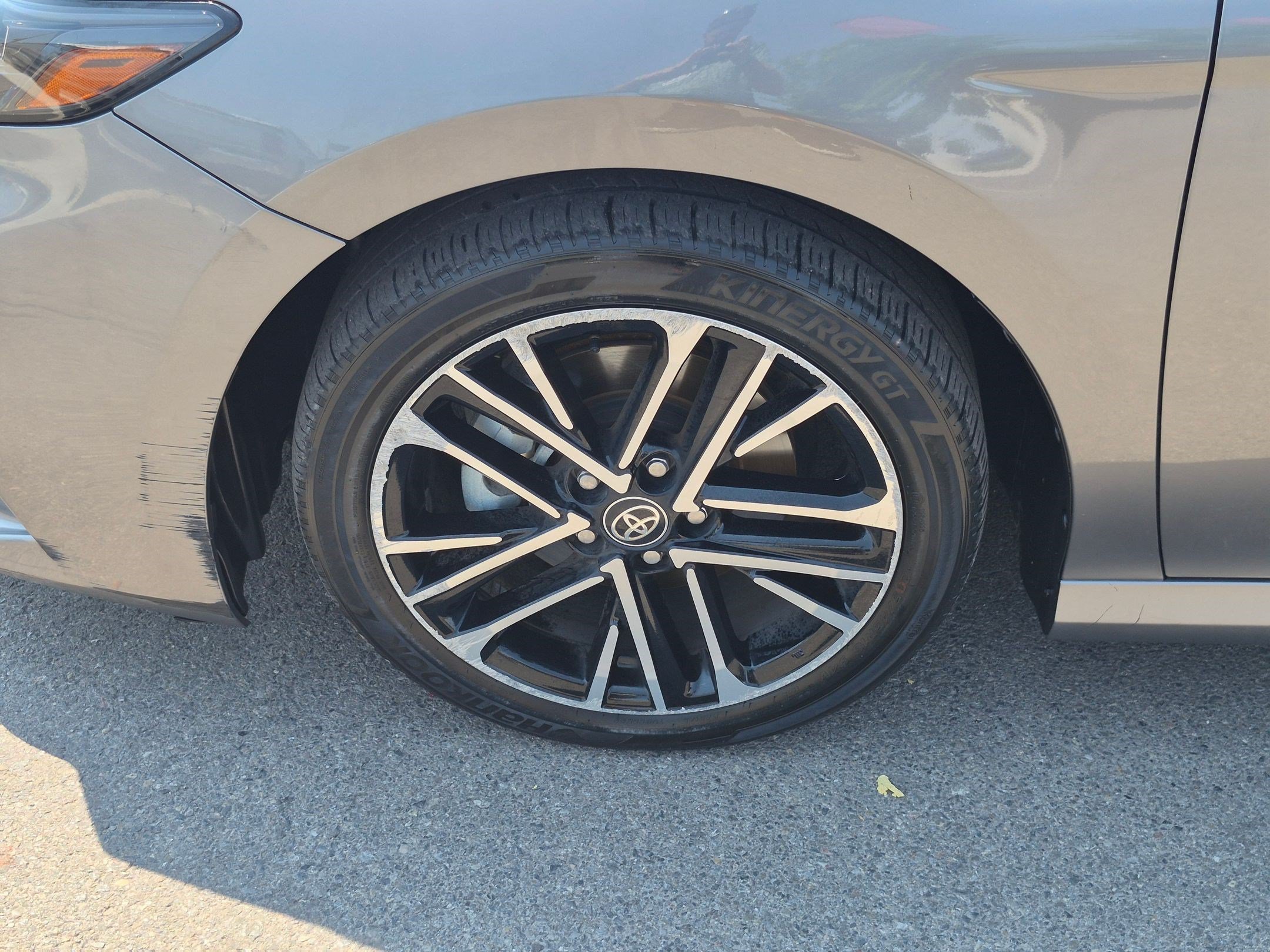Used 2025 Toyota Camry XLE FWD image 13