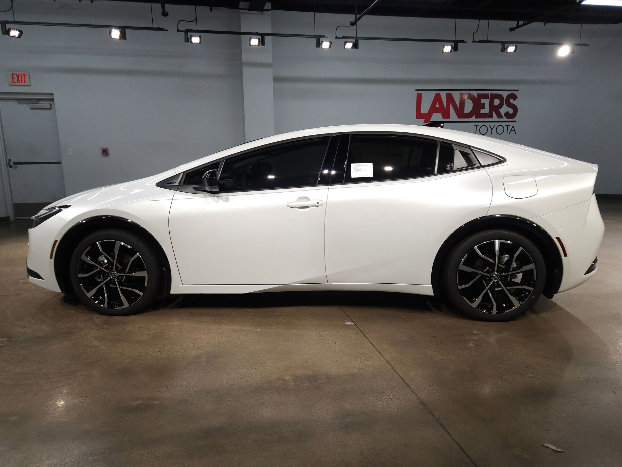 New 2026 Toyota Prius Plug-In Hybrid image 4