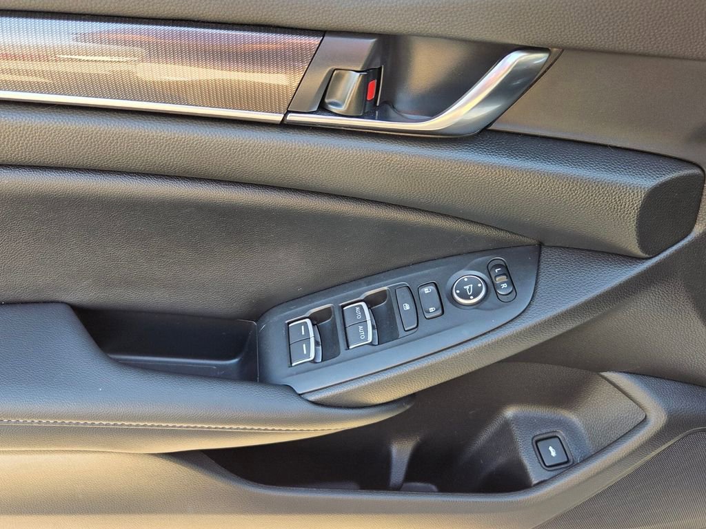 Used 2021 Honda Accord Sport image 12