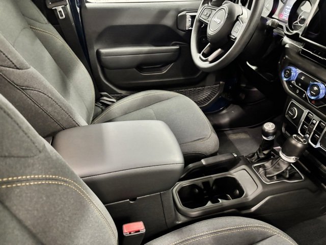 Used 2025 Jeep Gladiator Sport image 20