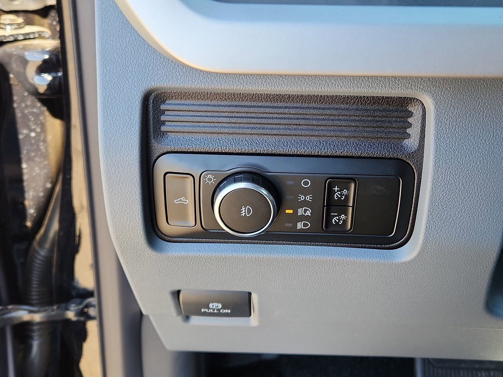 New 2025 Ford F250 XL w/ 360-Degree Camera Package image 15