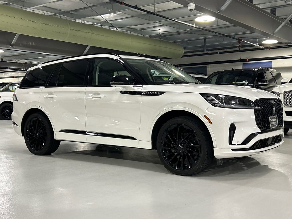 Used 2026 Lincoln Aviator Reserve w/ Jet Appearance Package