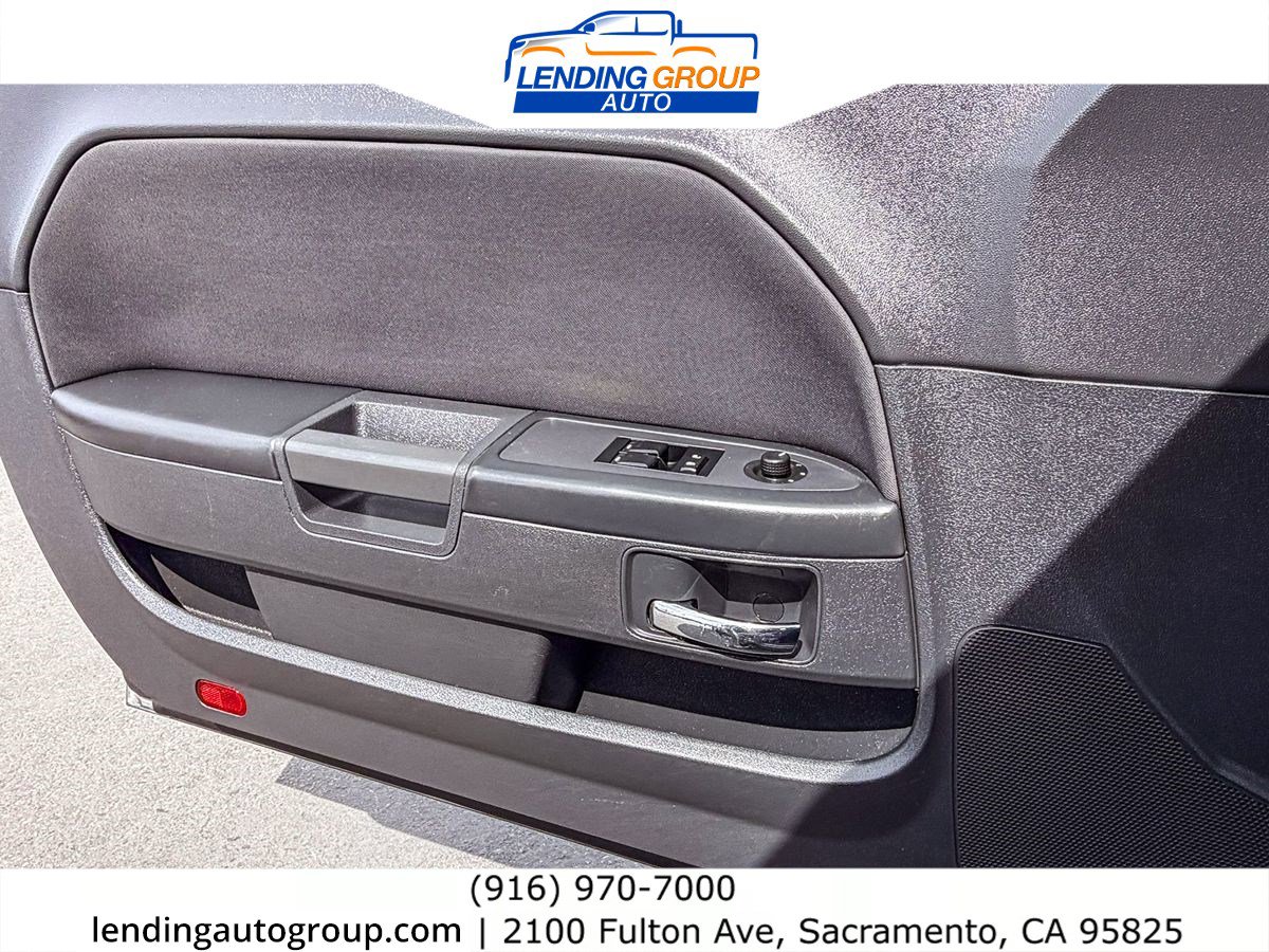 Used 2010 Dodge Challenger SE image 19