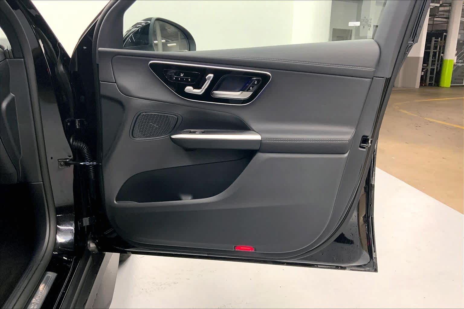 Used 2026 Mercedes-Benz GLC 300 image 10