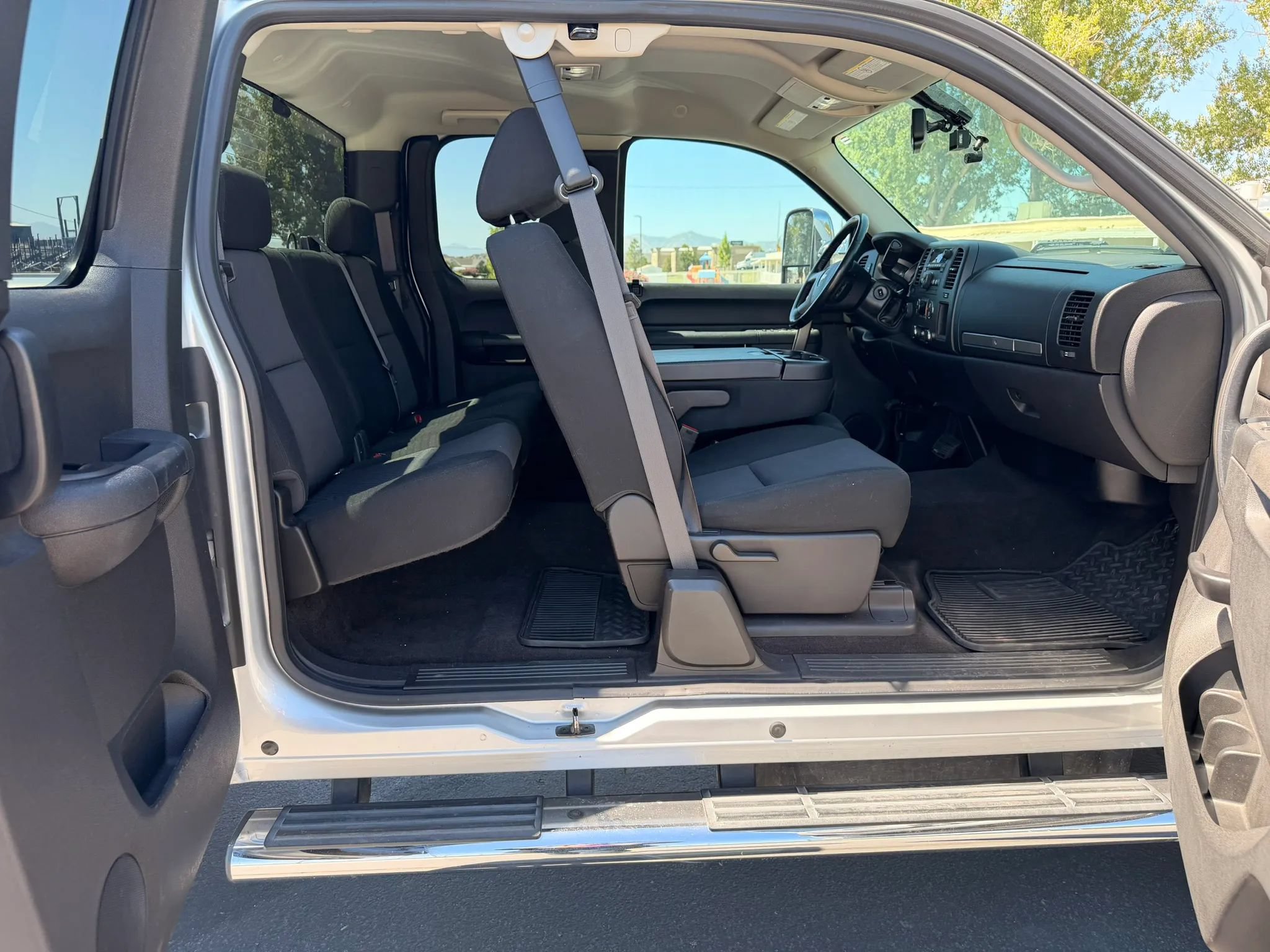 Used 2013 Chevrolet Silverado 2500 LT w/ Interior Plus Package AWD/4WD image 13