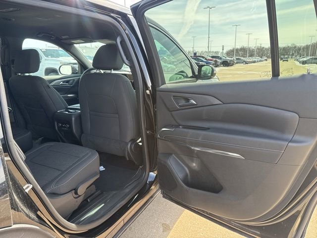 Used 2025 Chevrolet Traverse LT image 19