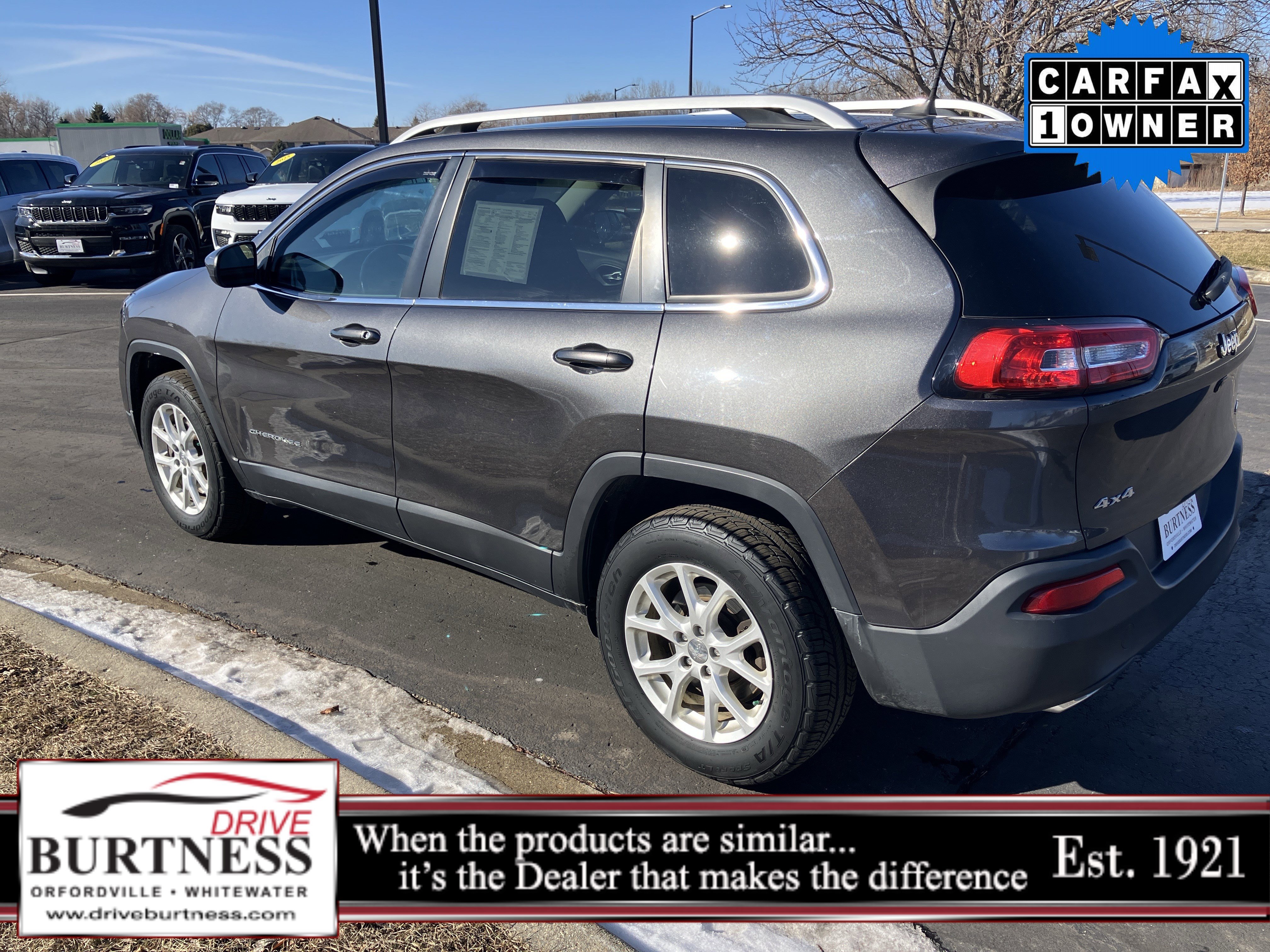 Used 2017 Jeep Cherokee Latitude w/ Cold Weather Group image 18