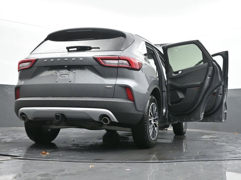 New 2026 Ford Escape SE w/ Class II Trailer Tow Package image 74