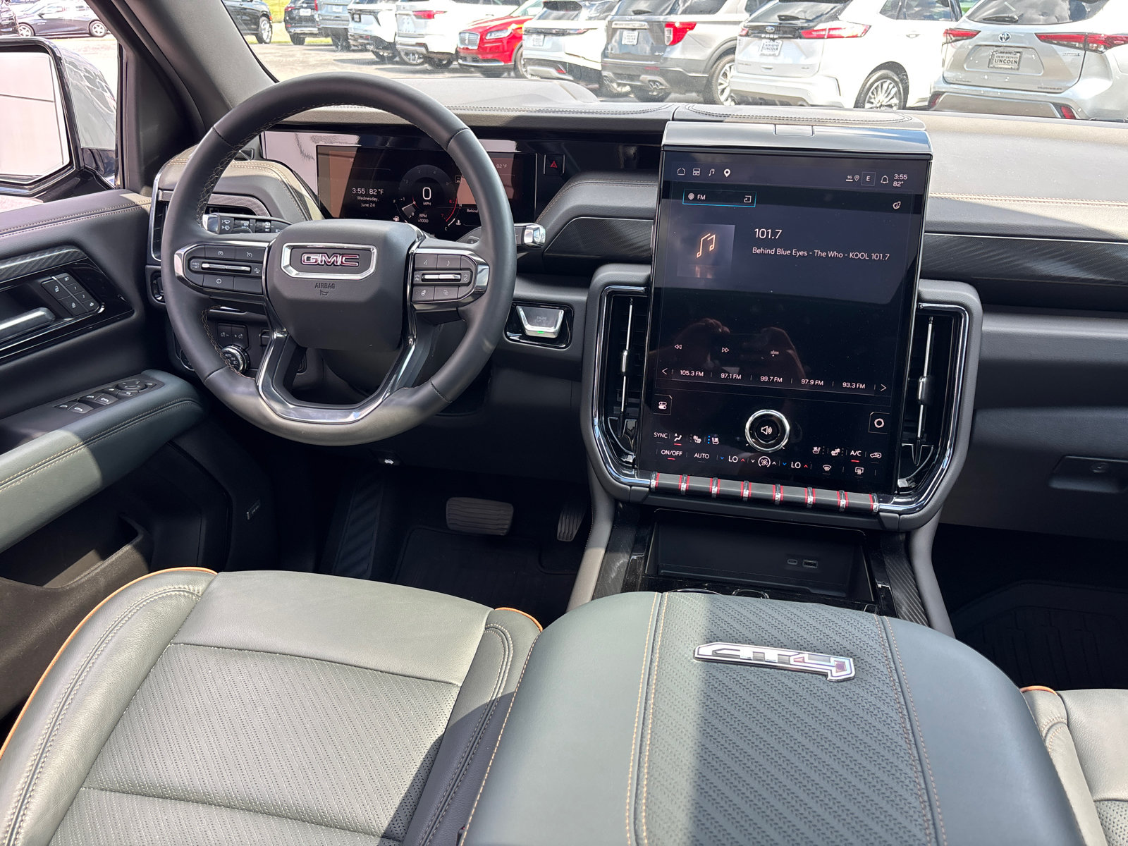 Used 2025 GMC Yukon AT4 w/ AT4 Premium Plus Package AWD/4WD image 29