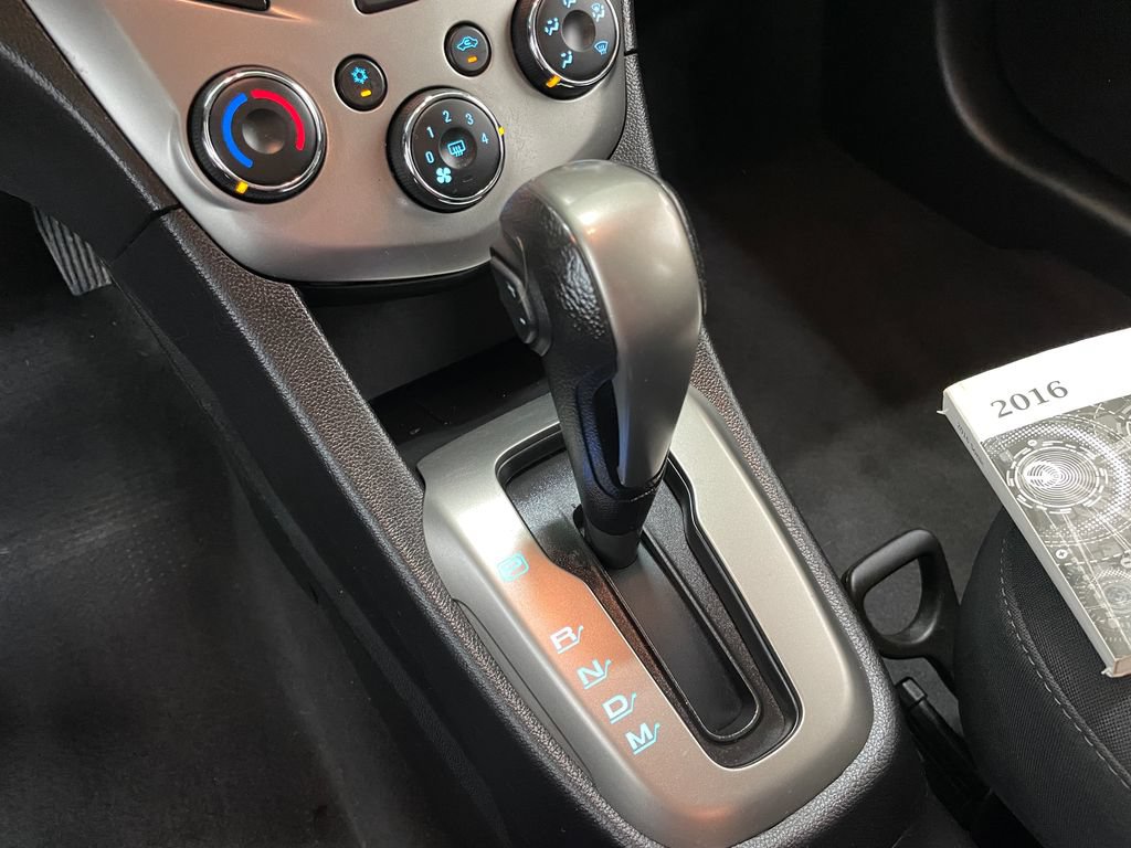 Used 2016 Chevrolet Sonic LT FWD image 27