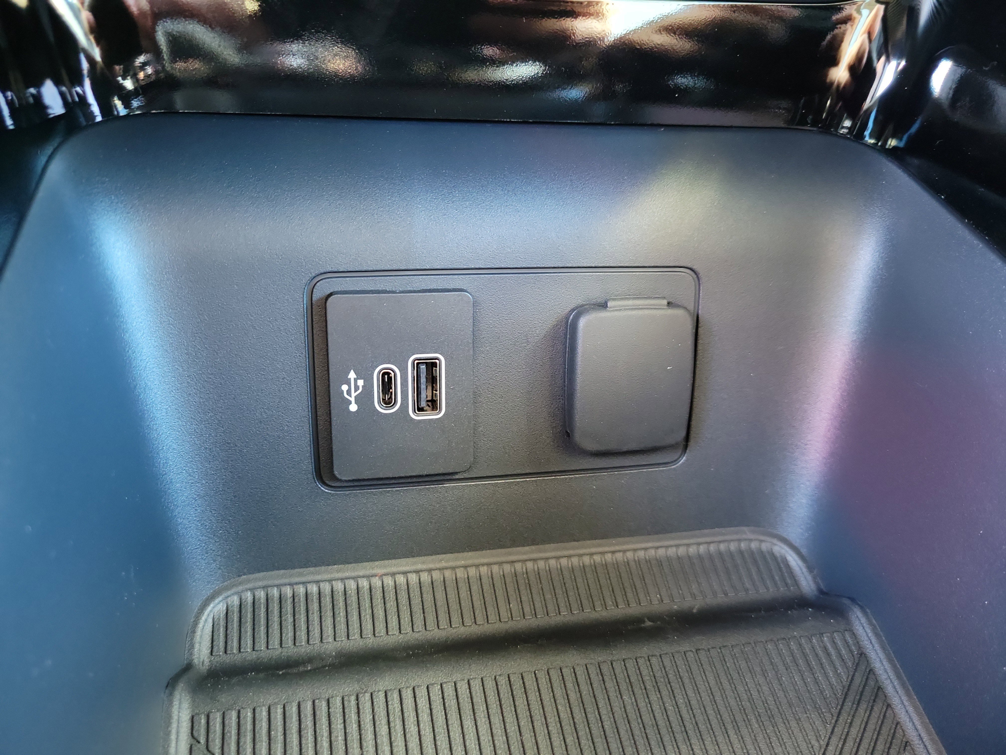New 2026 Ford Explorer Platinum w/ LUX Leather Package image 25
