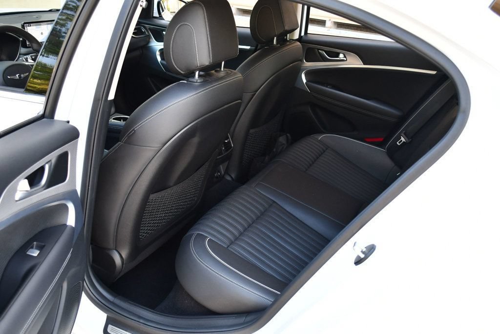 Used 2023 Genesis G70 3.3T RWD image 14