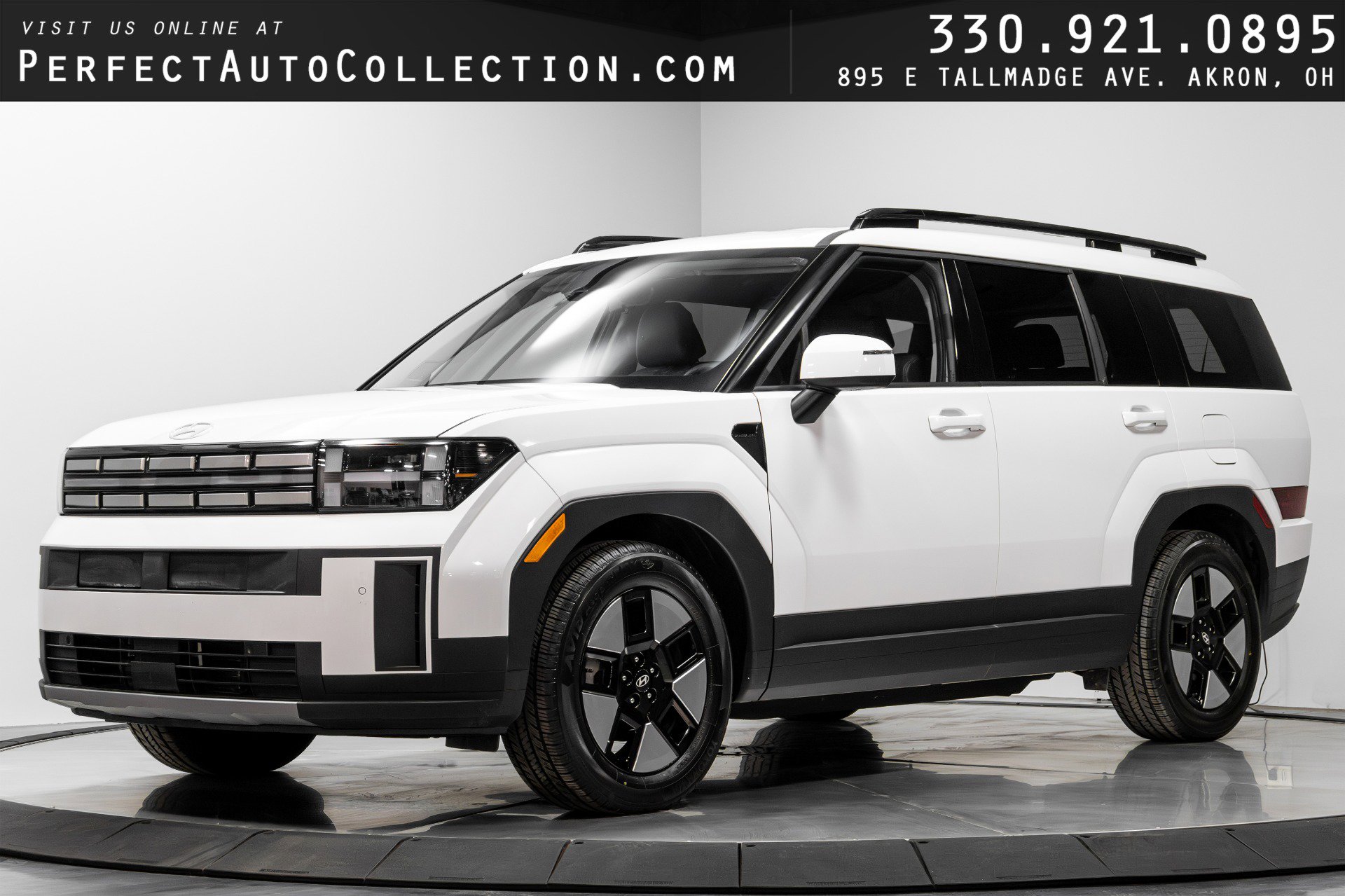 Used 2025 Hyundai Santa Fe SEL image 1