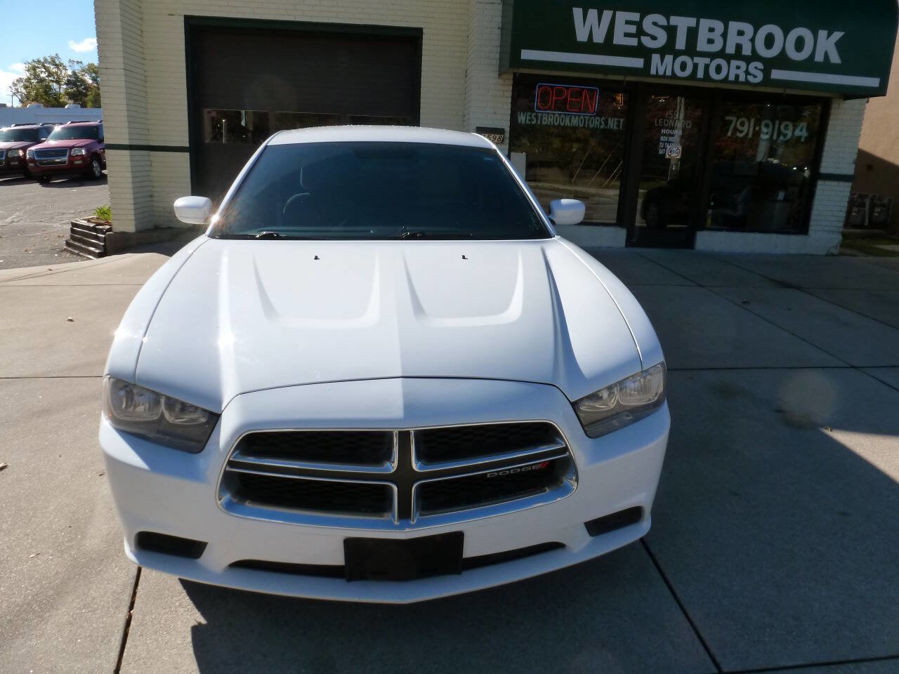 Used 2014 Dodge Charger SE RWD image 5