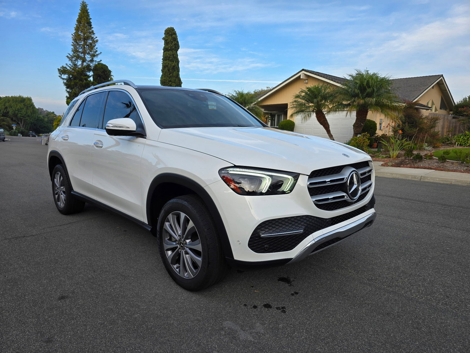 Used 2023 Mercedes-Benz GLE 350 w/ Premium Package image 9