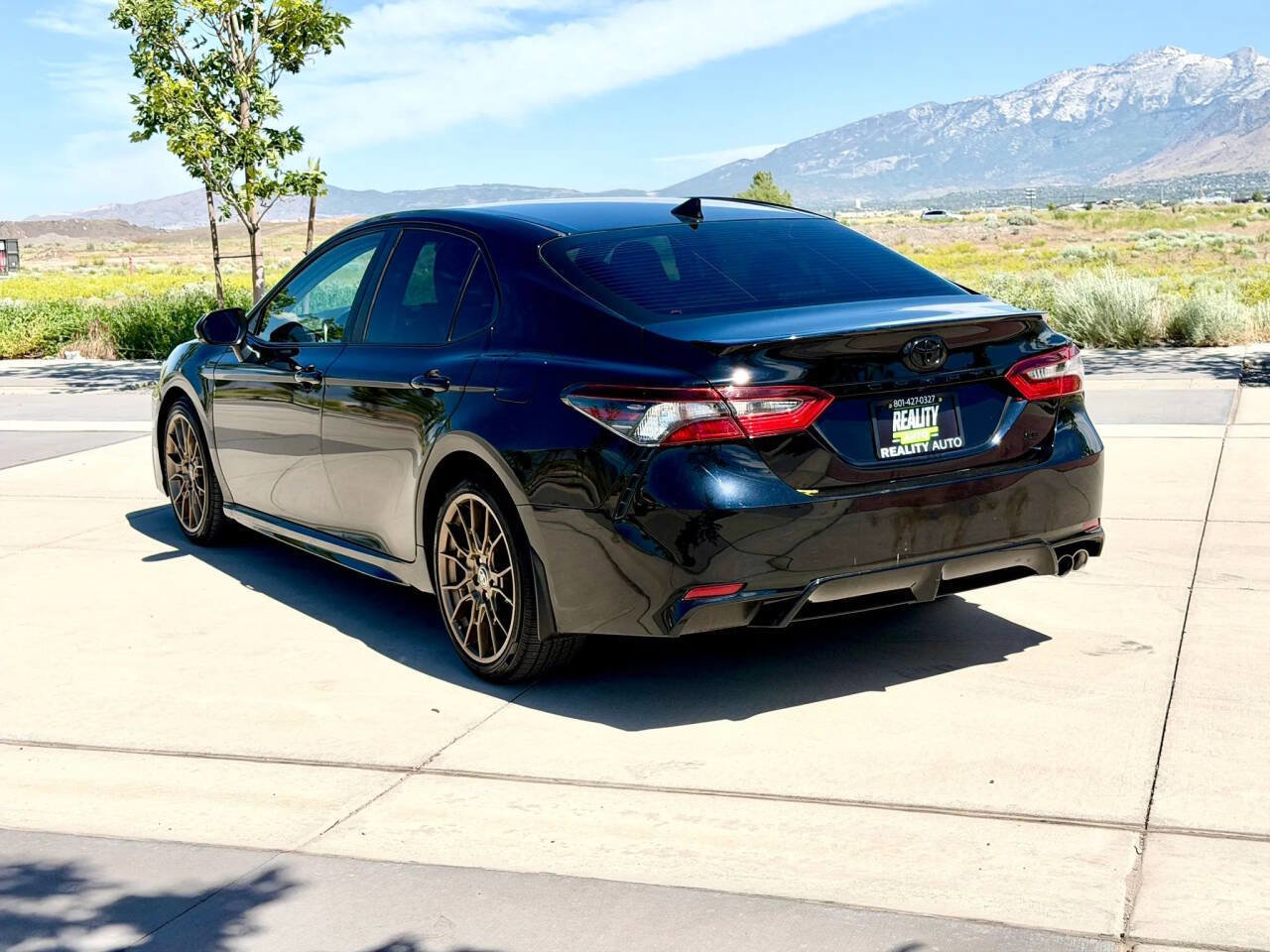 Used 2023 Toyota Camry SE FWD image 8