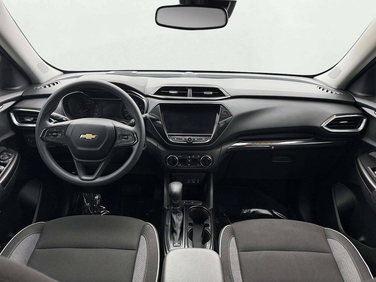 Used 2022 Chevrolet TrailBlazer LT w/ Convenience Package FWD image 14