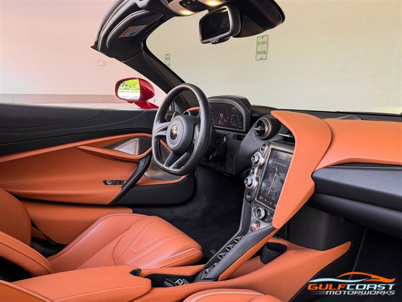 Used 2022 McLaren 720S Spider RWD image 34