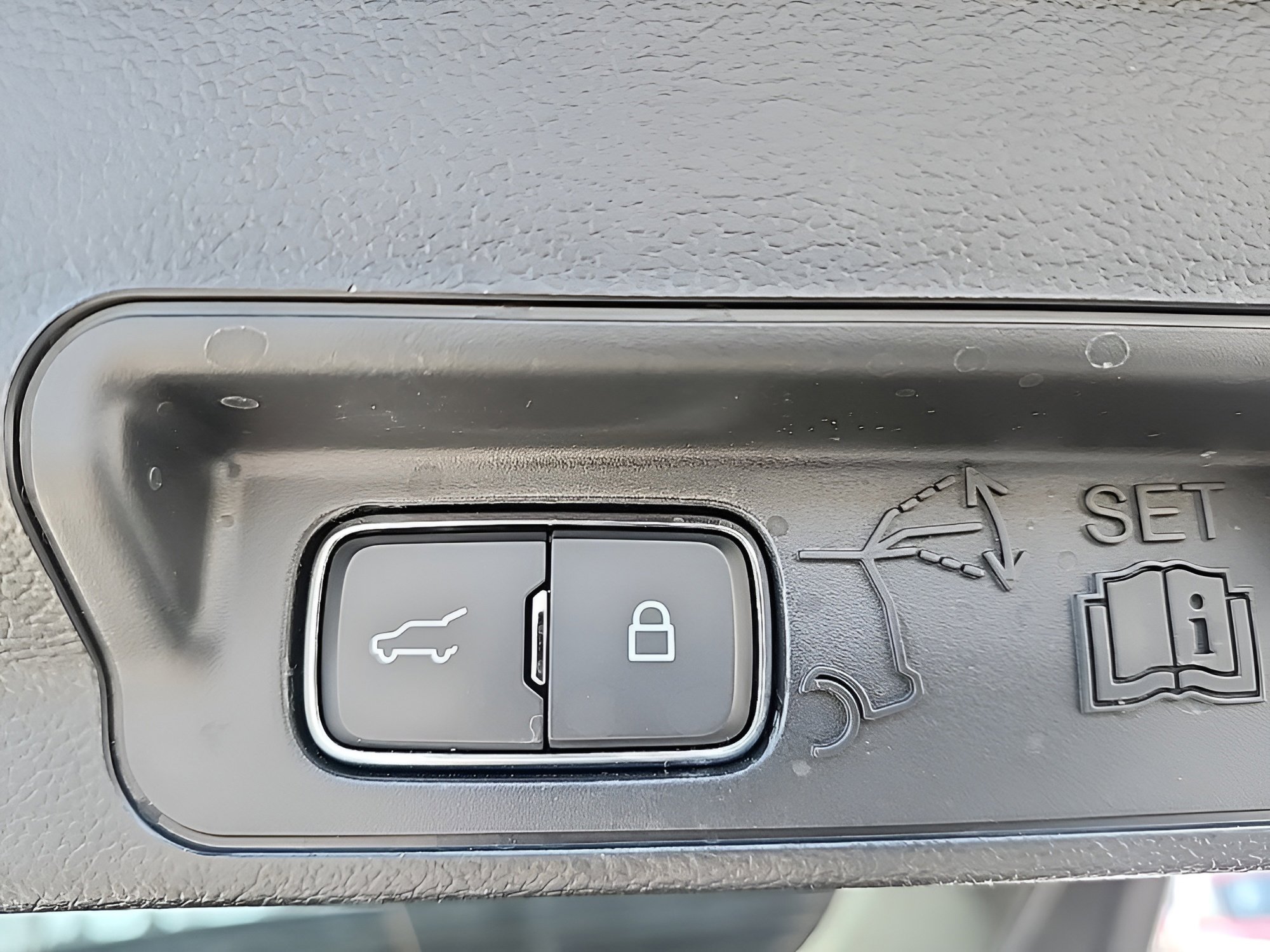 Certified 2023 Ford Explorer XLT w/ Equipment Group 202A image 14