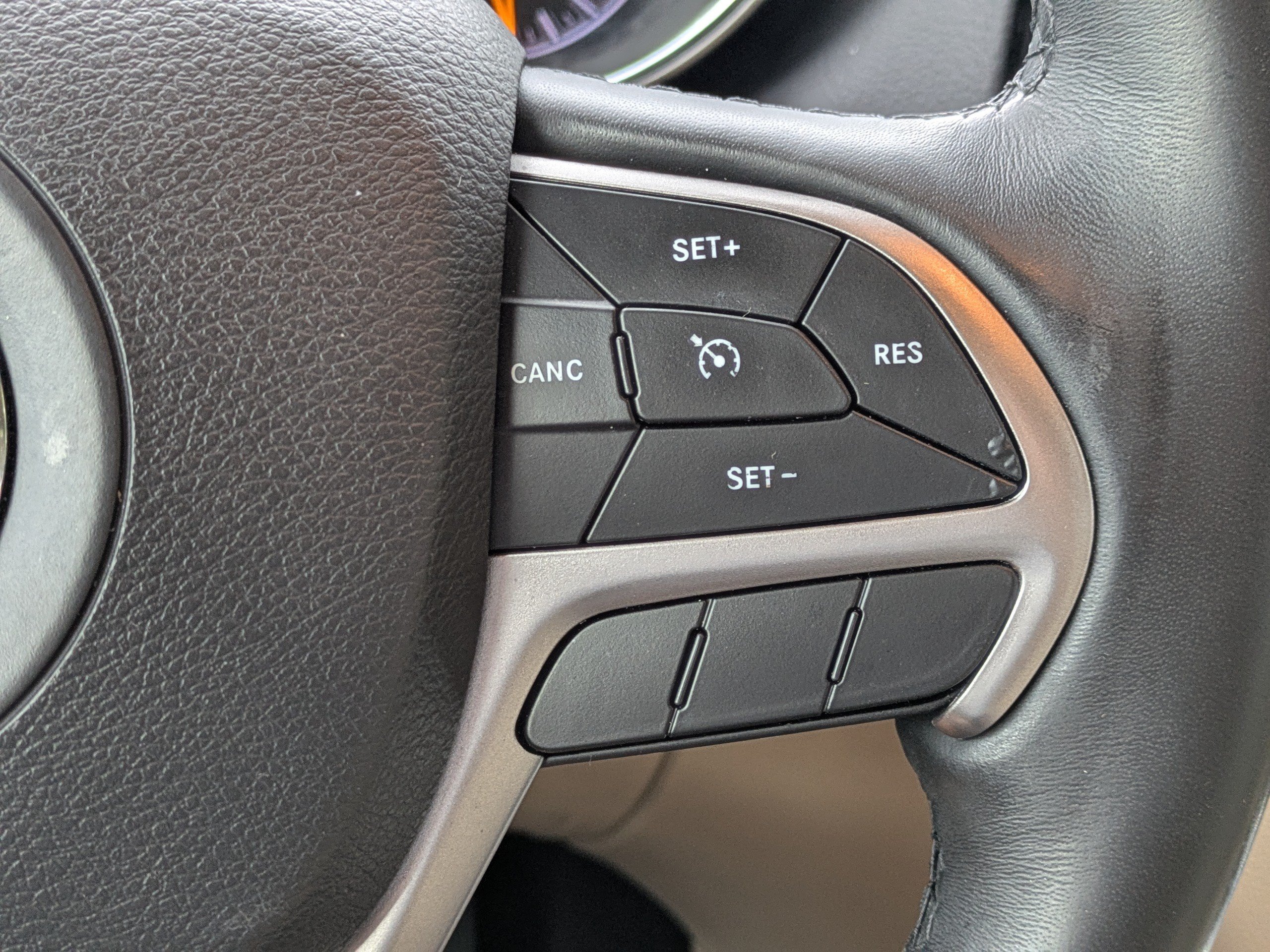 Used 2020 Jeep Grand Cherokee Limited w/ Luxury Group II RWD image 23