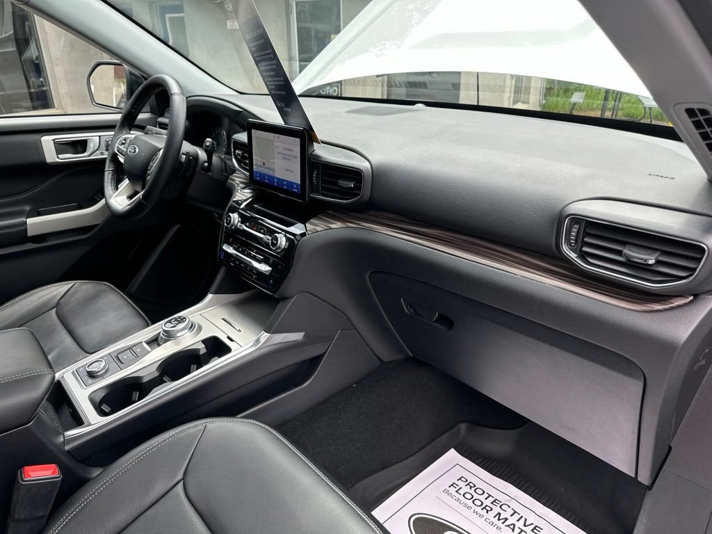 Certified 2021 Ford Explorer Limited w/ Equipment Group 301A AWD/4WD image 18