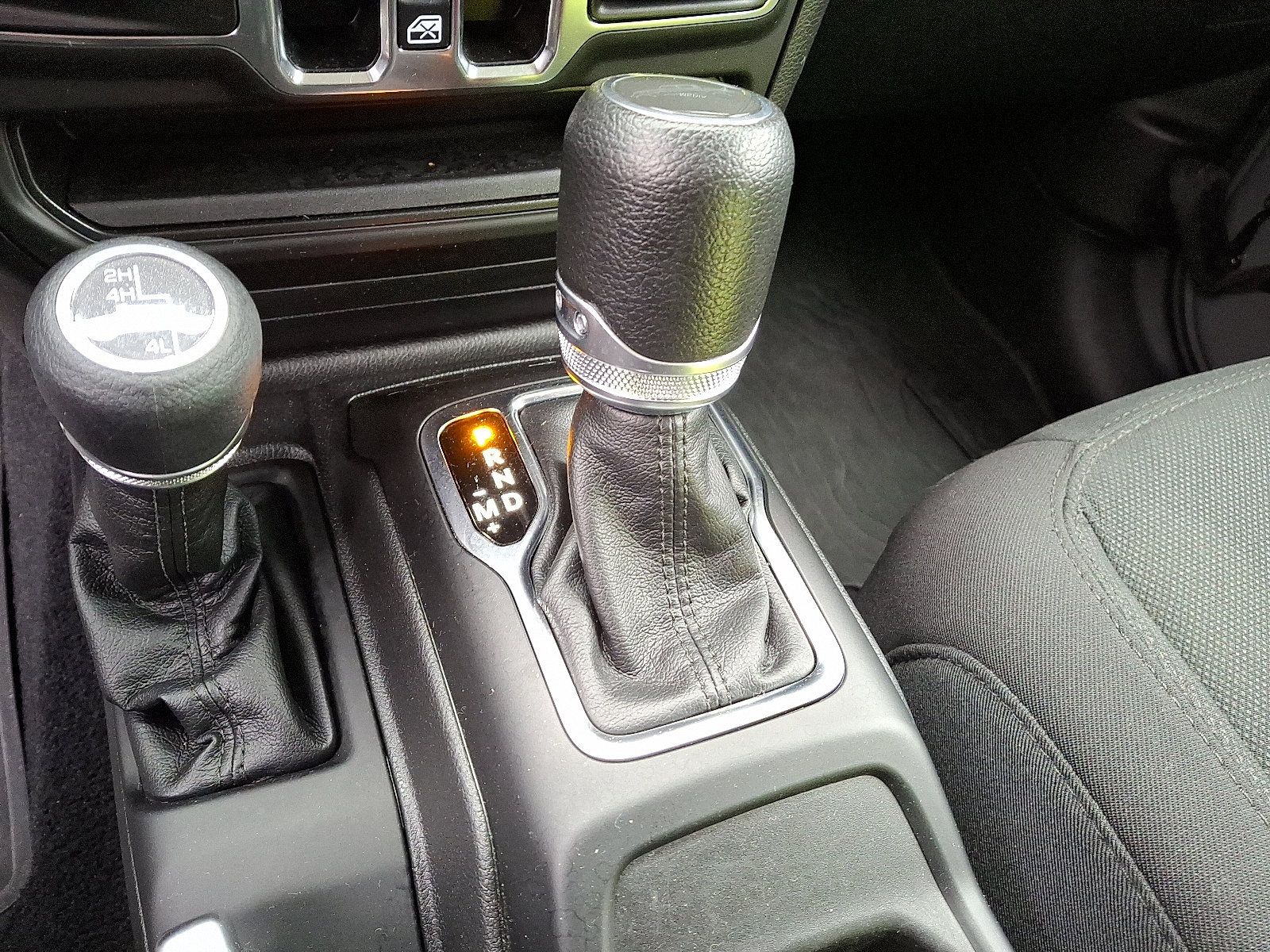 Certified 2023 Jeep Gladiator Willys image 16